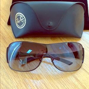 Women’s Ray-Ban sunglasses